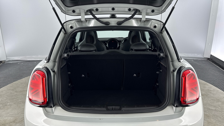 MINI Hatchback 2.0 Cooper S Sport 3dr Auto [Nav Pack] Petrol Hatchback